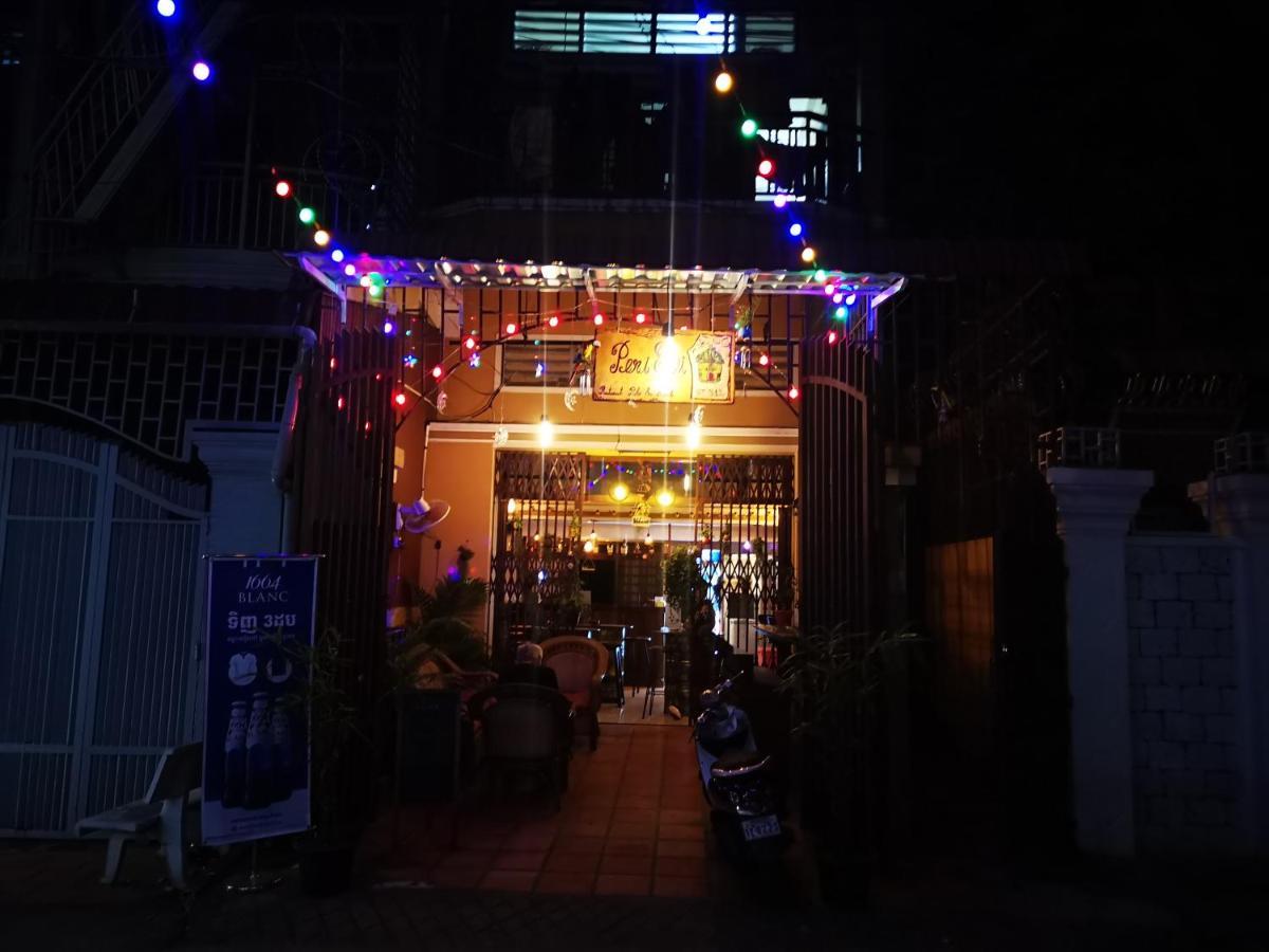 Peri Evi Hostel Phnom Penh Bassac Lane Exterior photo